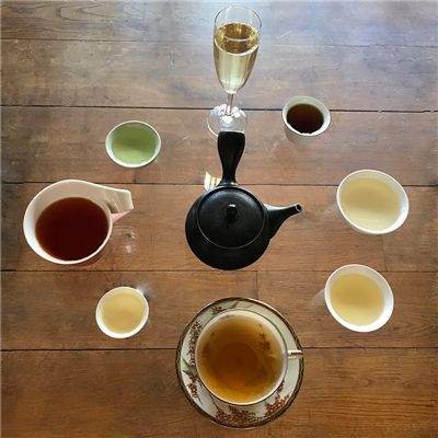 Santhee-thee de hele dag door