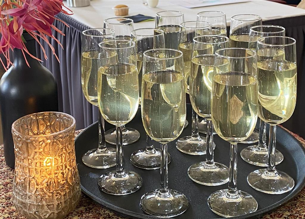 Sparkling Tea in champagneglazen Santhee